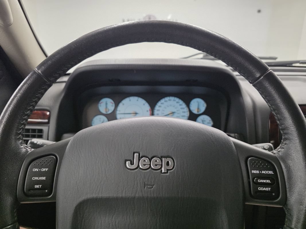 Used 2004 Jeep Grand Cherokee Limited w/ Cold Weather Group AWD/4WD image 26