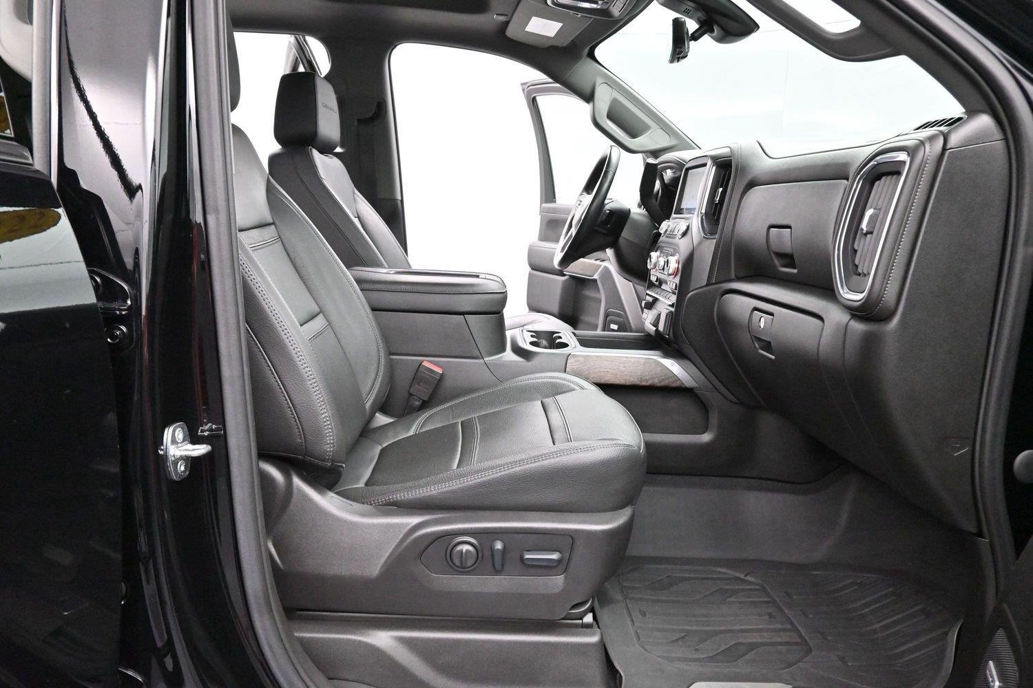 Used 2022 GMC Sierra 3500 Denali w/ Denali Ultimate Package AWD/4WD image 32