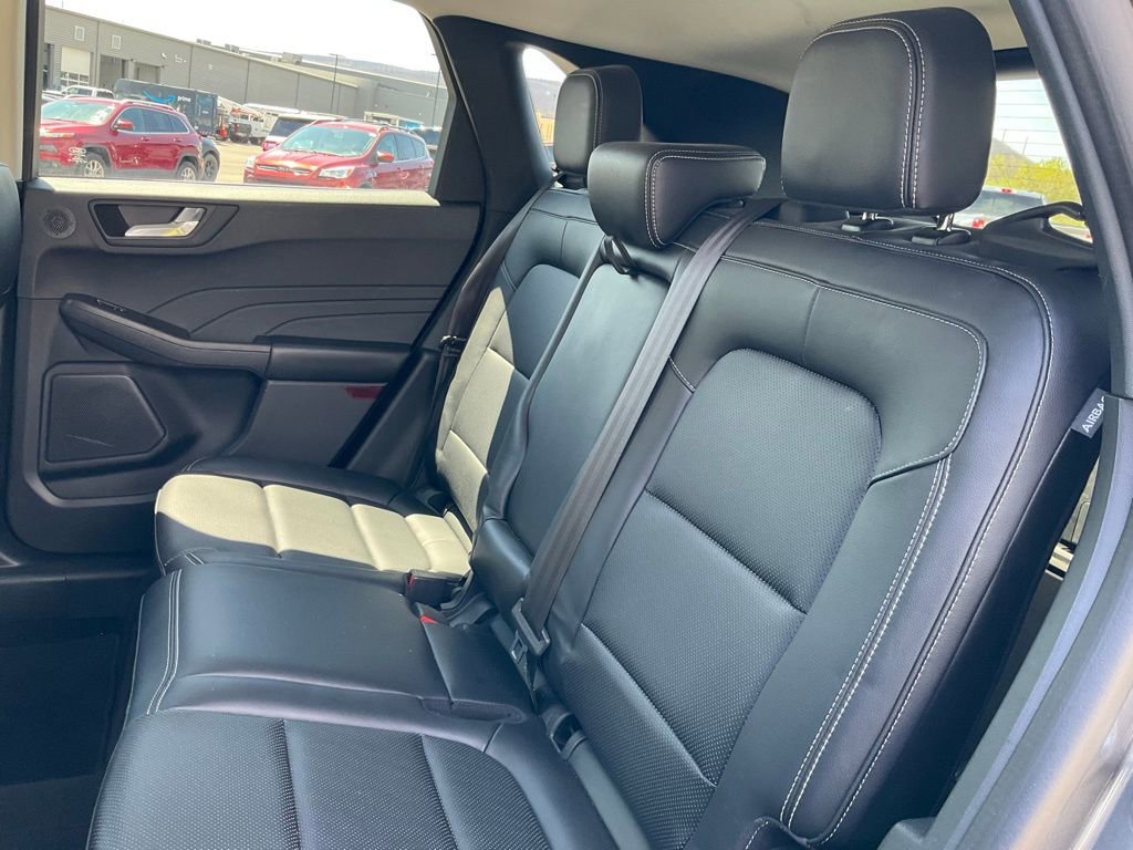 Certified 2021 Ford Escape Titanium w/ Class II Trailer Tow Package AWD/4WD image 21