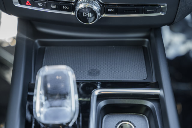 New 2027 Volvo XC60 B5 Plus AWD/4WD image 25