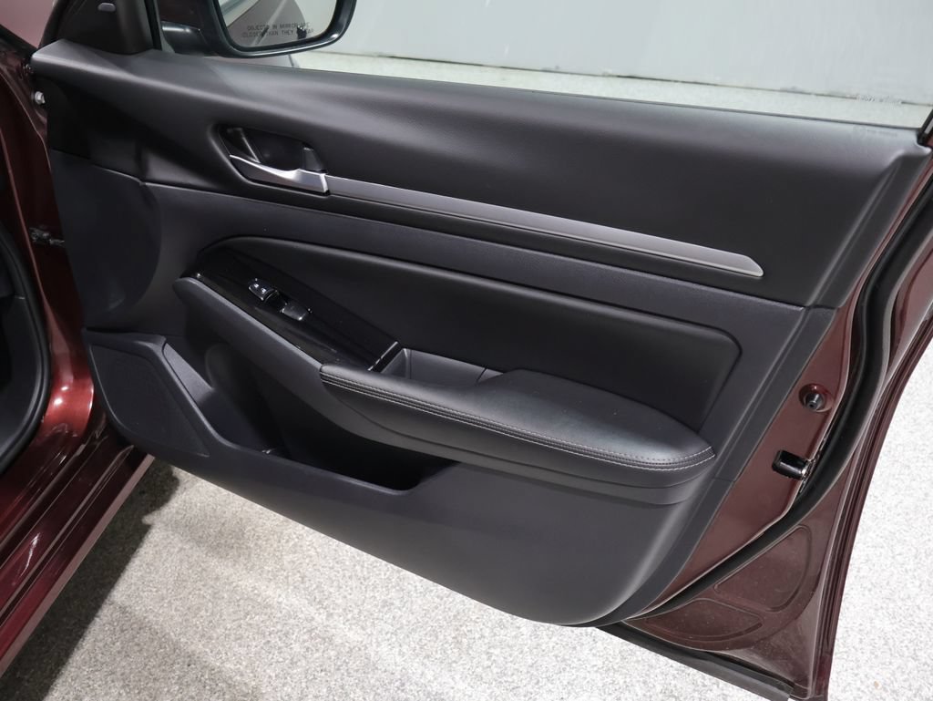 Used 2023 Nissan Altima 2.5 SV FWD image 24