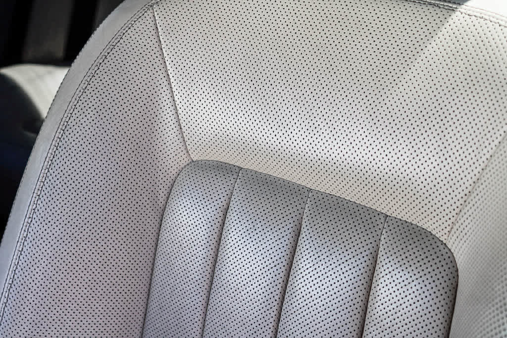 Used 2012 Mercedes-Benz CLS 550 image 12