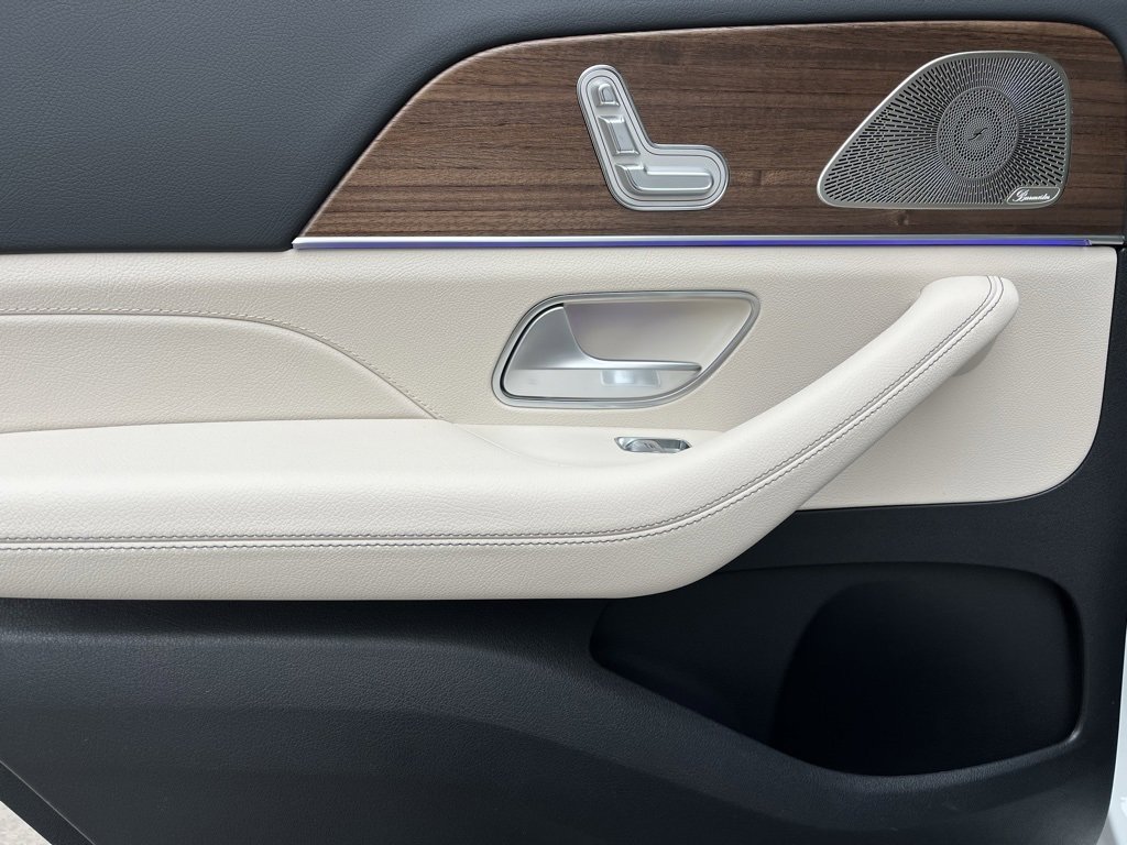 Used 2025 Mercedes-Benz GLS 450 4MATIC image 53