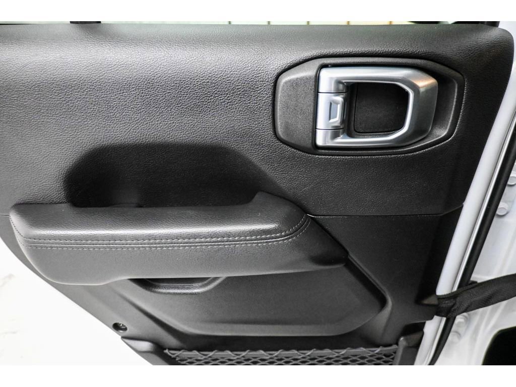 Used 2023 Jeep Wrangler Unlimited Sahara image 24