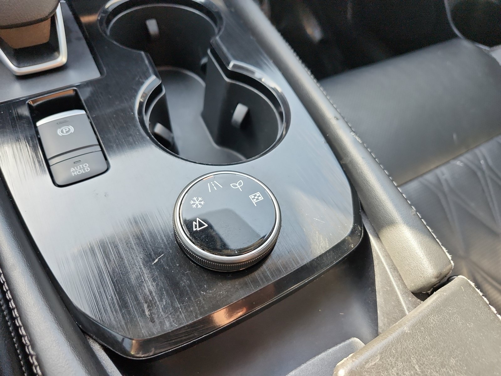 Used 2021 Nissan Rogue Platinum AWD/4WD image 22