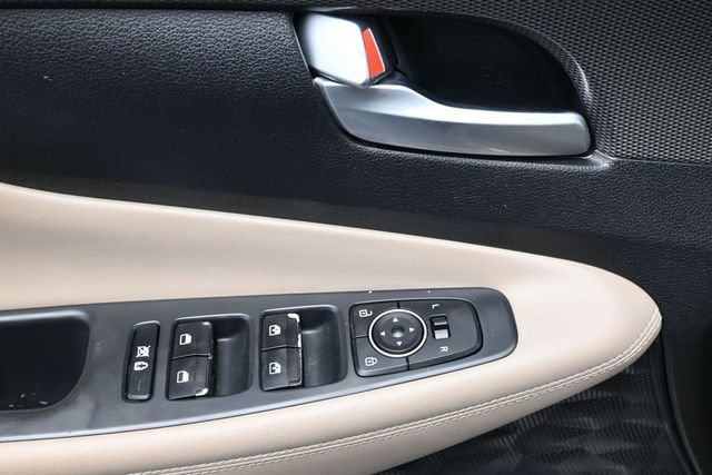 Used 2019 Hyundai Santa Fe Limited FWD image 13