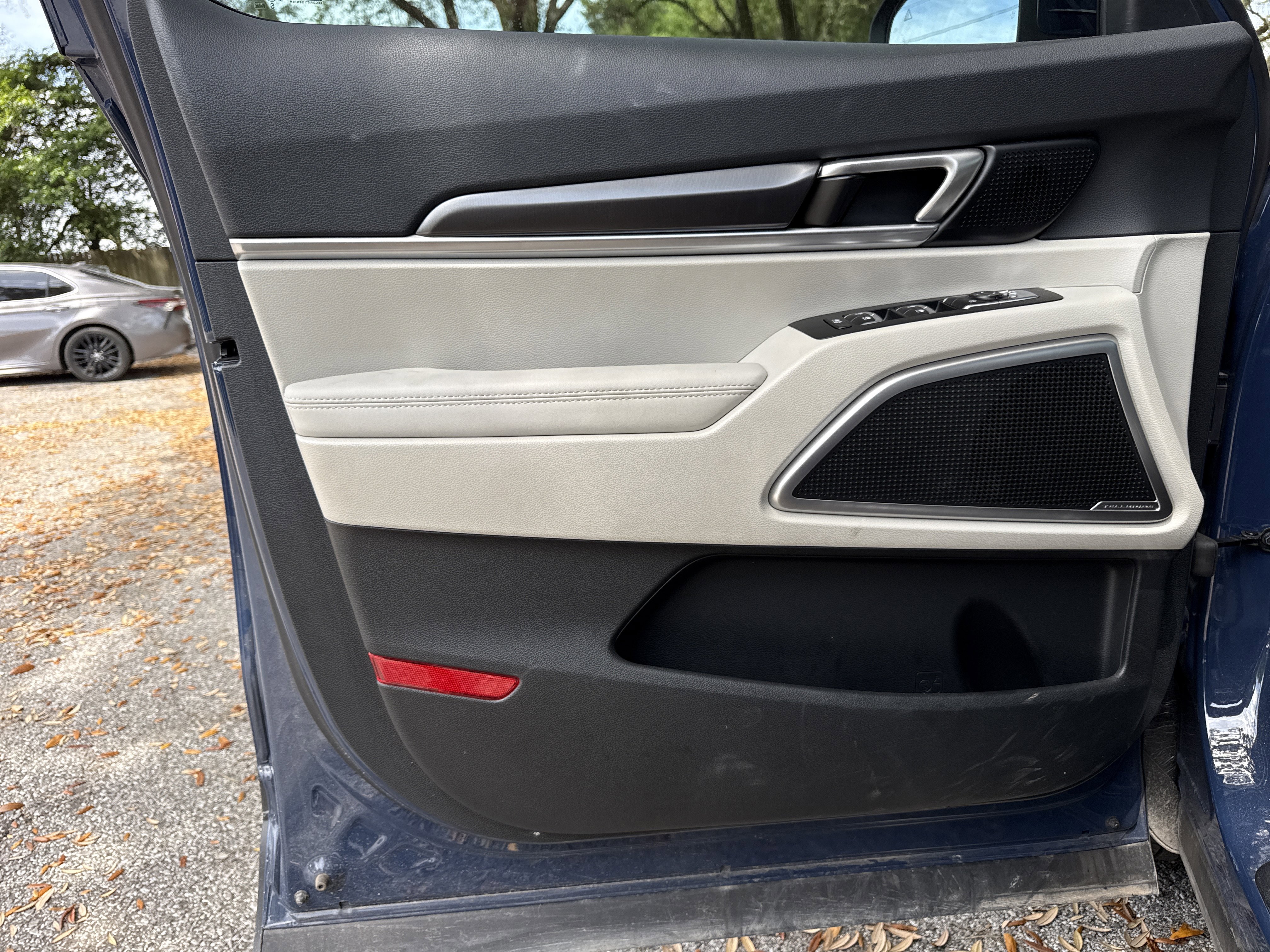 Used 2025 Kia Telluride S image 41