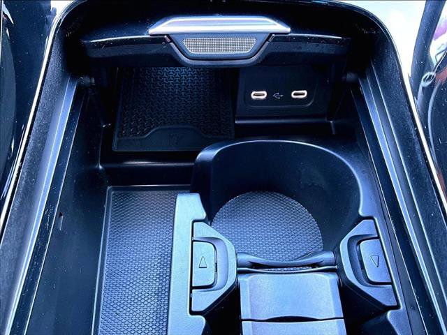 Used 2025 Mercedes-Benz C 300 Sedan image 26