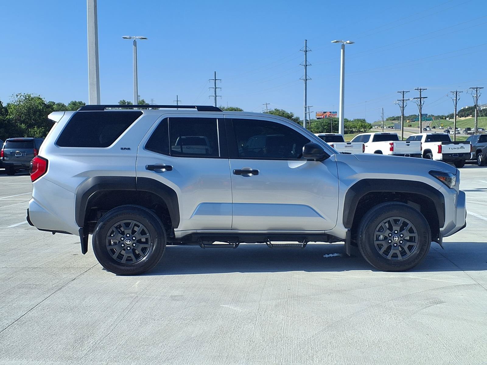 Used 2025 Toyota 4Runner SR5 AWD/4WD image 10