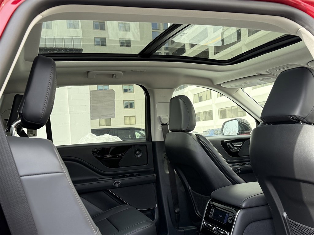 New 2026 Lincoln Aviator AWD image 7