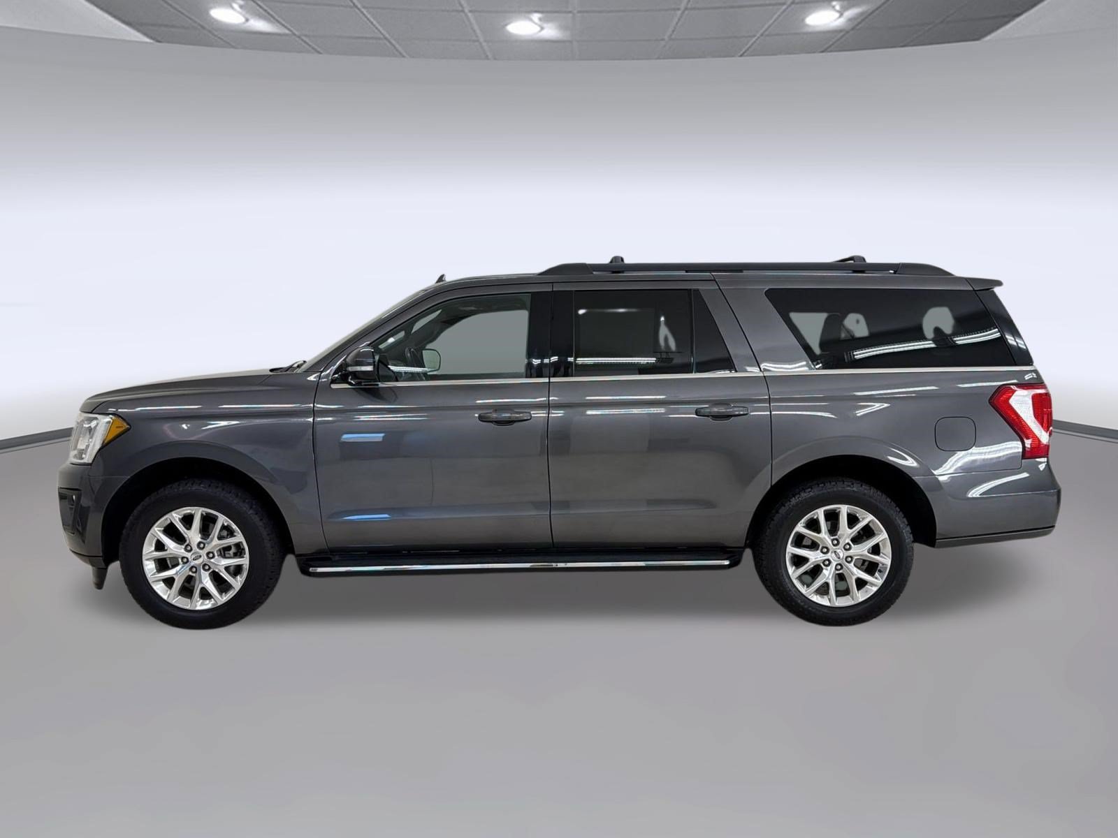 Used 2021 Ford Expedition Max XLT RWD image 2