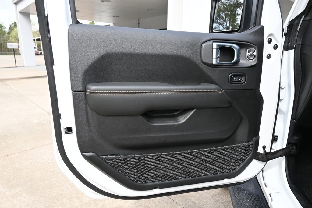 New 2026 Jeep Wrangler Unlimited Sahara AWD/4WD image 17