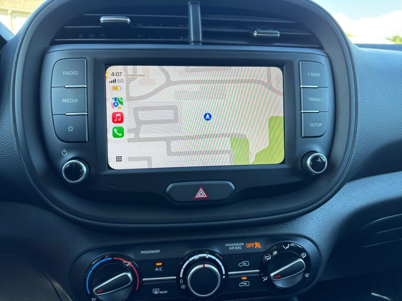 Used 2025 Kia Soul LX w/ LX Technology Package FWD image 19