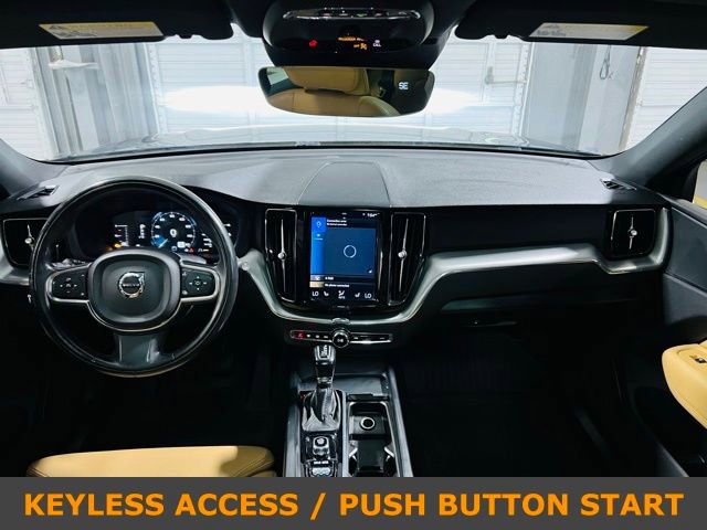 Used 2019 Volvo XC60 T5 Momentum w/ Premium Package FWD image 4