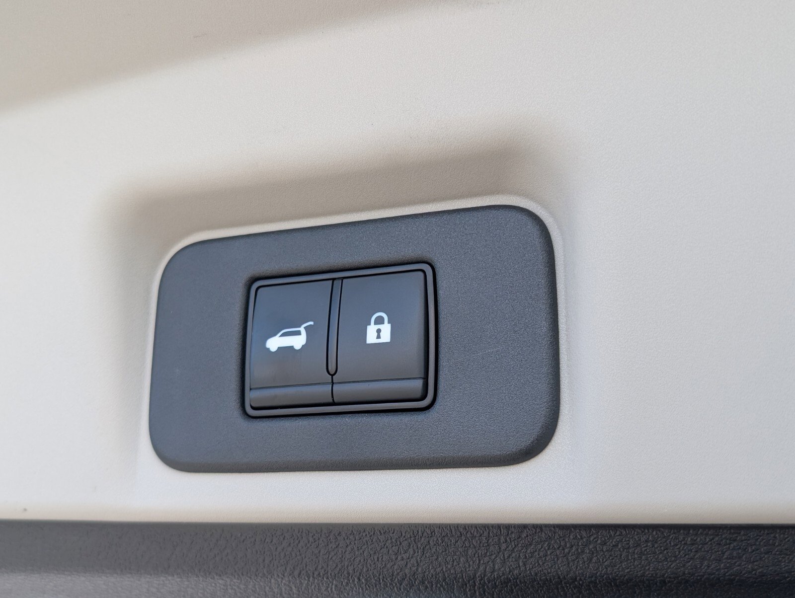 Certified 2024 Nissan Ariya AWD image 16