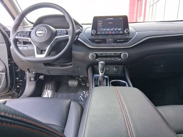Used 2025 Nissan Altima 2.5 SR FWD image 17