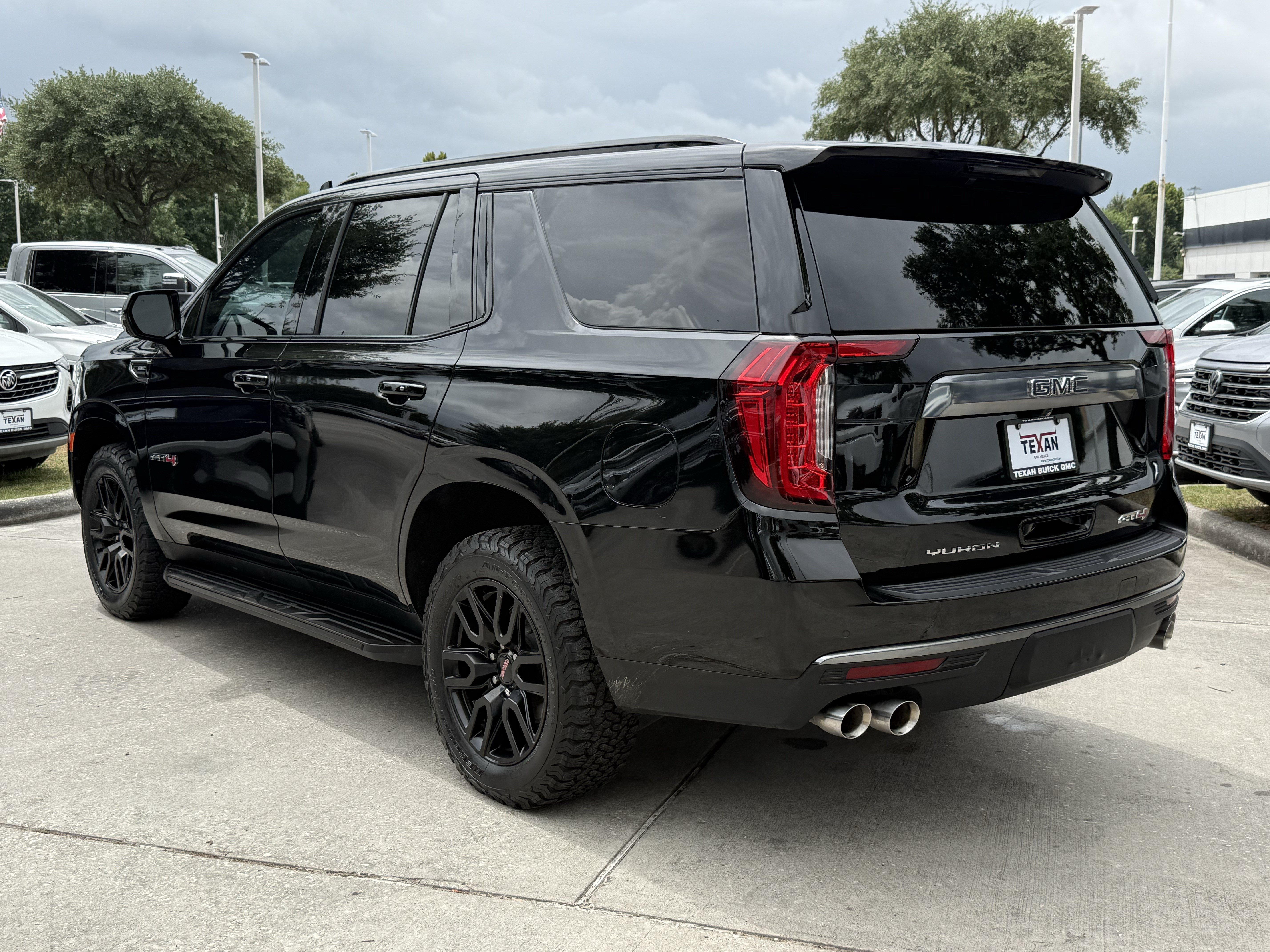 Used 2023 GMC Yukon AT4 w/ Max Trailering Package AWD/4WD image 7