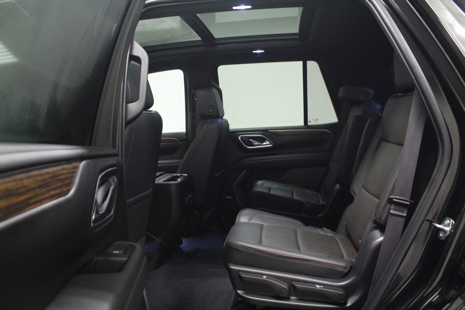 Used 2023 Chevrolet Tahoe High Country image 13