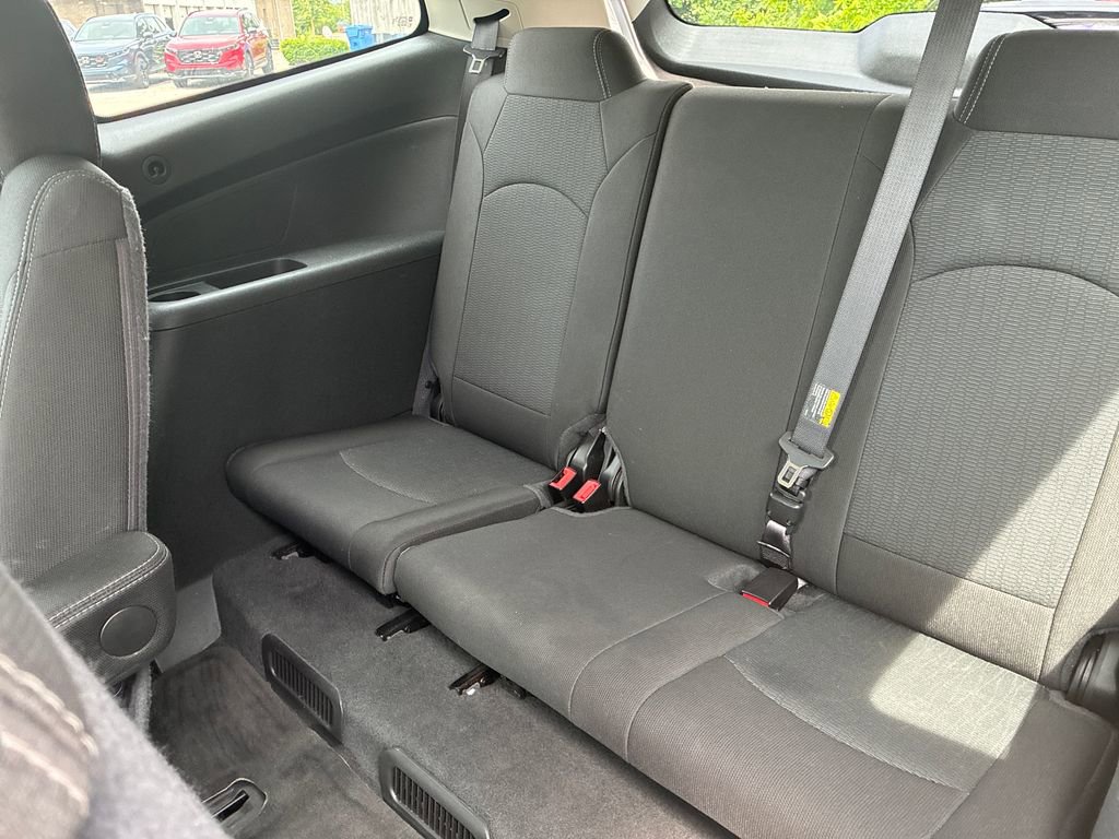 Used 2017 Chevrolet Traverse LT w/ Style and Technology Package FWD image 20