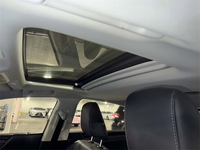 Certified 2021 Lexus ES 300h w/ Accessory Package image 22