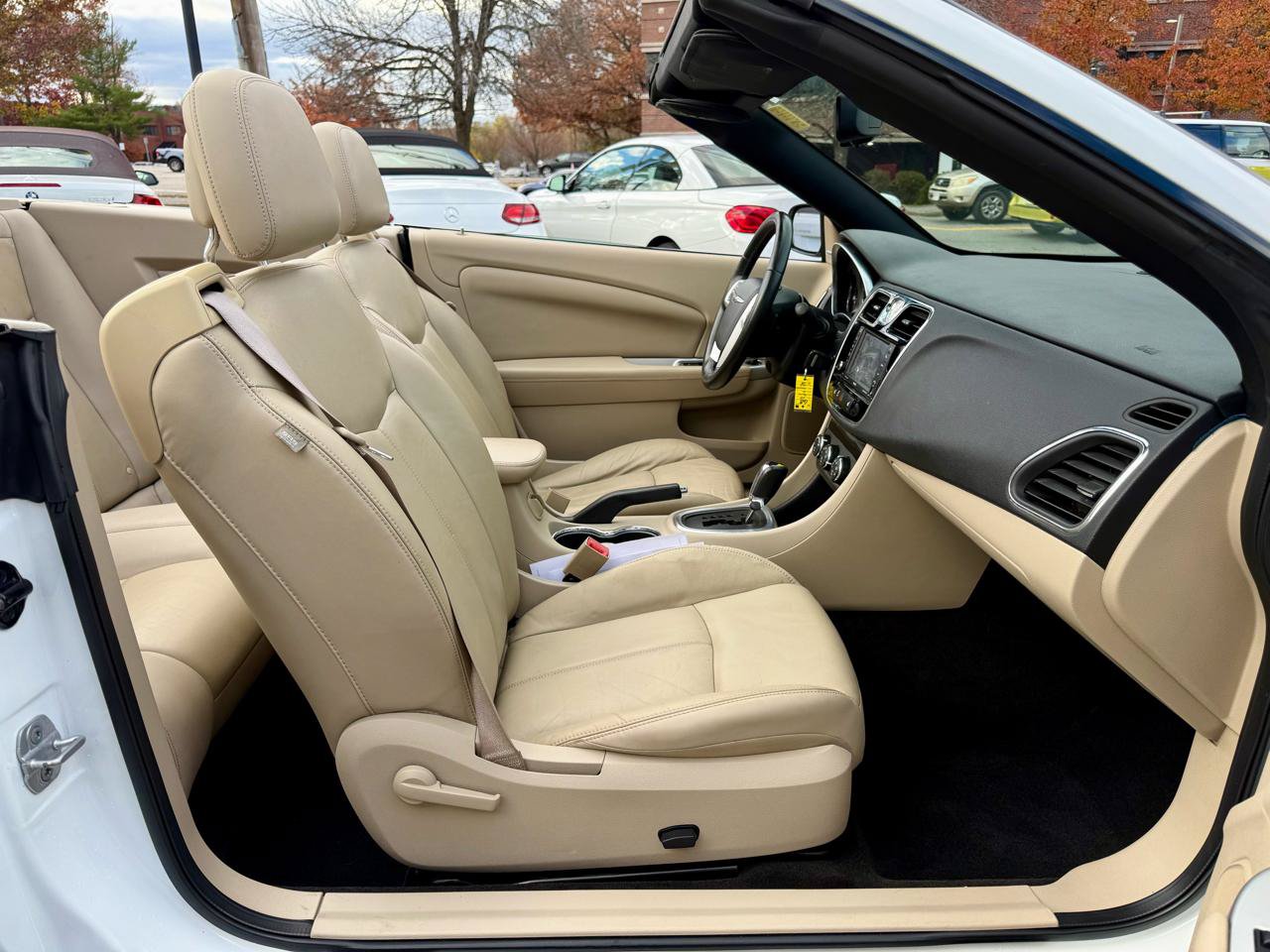 Used 2011 Chrysler 200 Limited FWD image 21