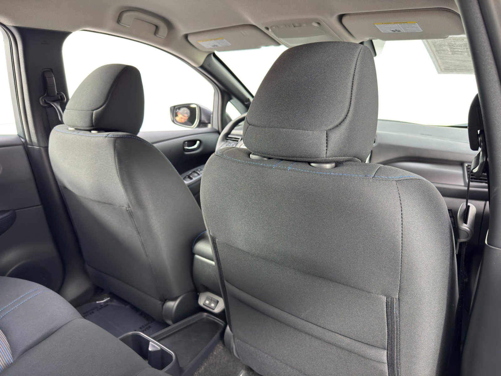 Used 2025 Nissan Leaf S image 28