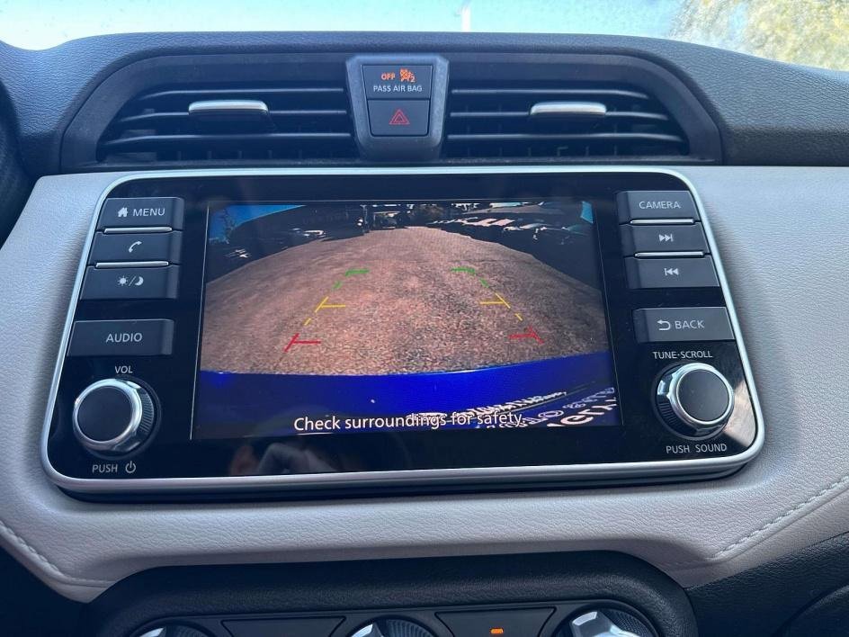 Used 2021 Nissan Versa SV image 27