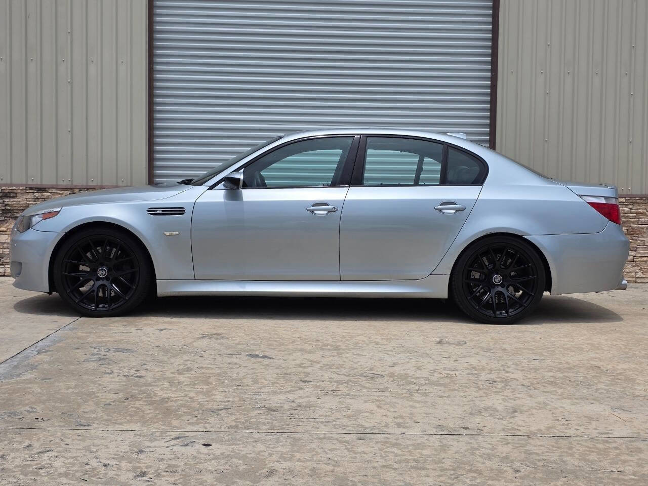 Used 2006 BMW M5 RWD image 2