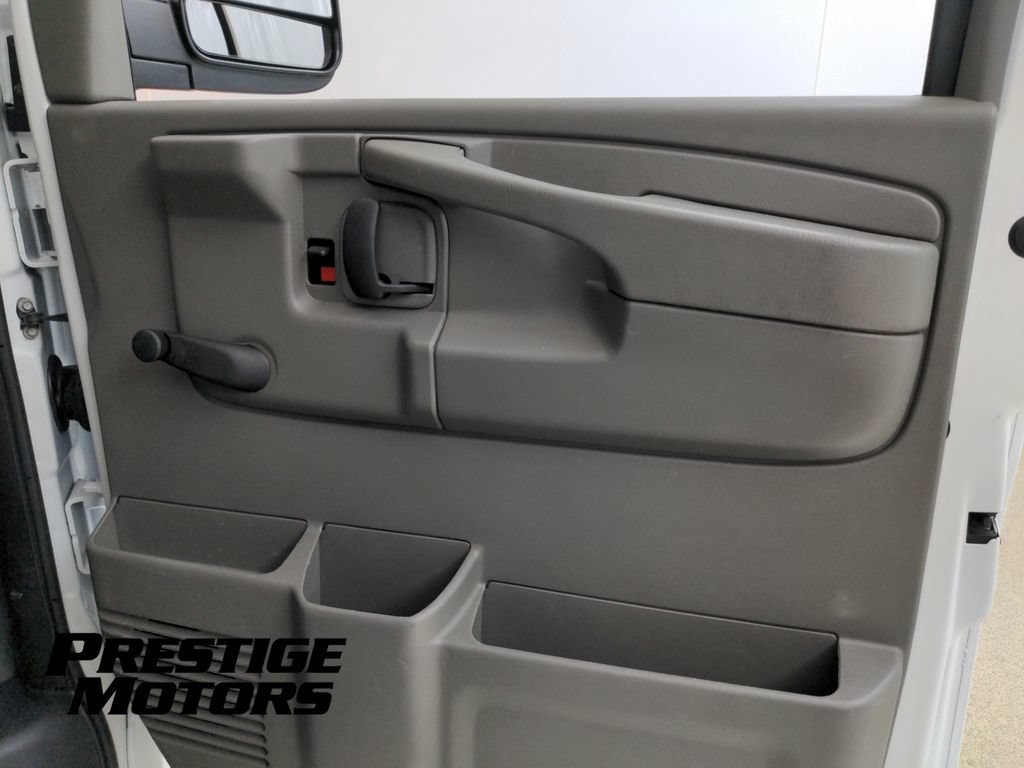 Used 2008 Chevrolet Express 1500 RWD image 23