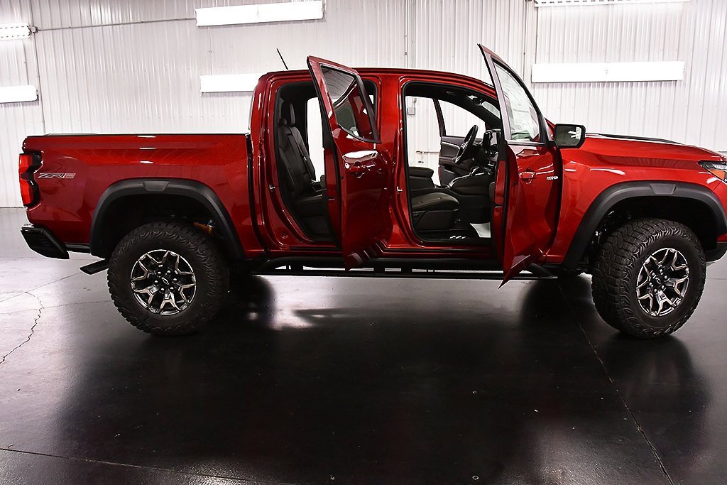 New 2026 Chevrolet Colorado ZR2 w/ Technology Package image 33