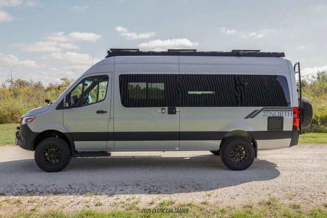 Used 2025 Mercedes-Benz Sprinter 2500 image 3