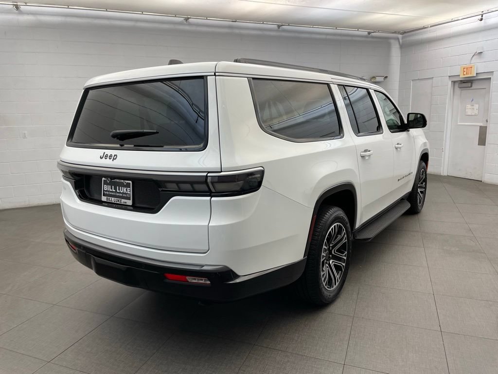 New 2026 Jeep Grand Wagoneer L 2WD image 4