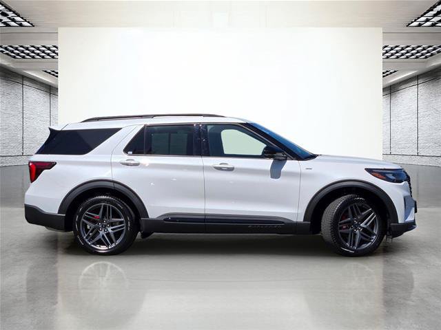 Certified 2026 Ford Explorer ST-Line w/ ST-Line Street Pack AWD/4WD image 4