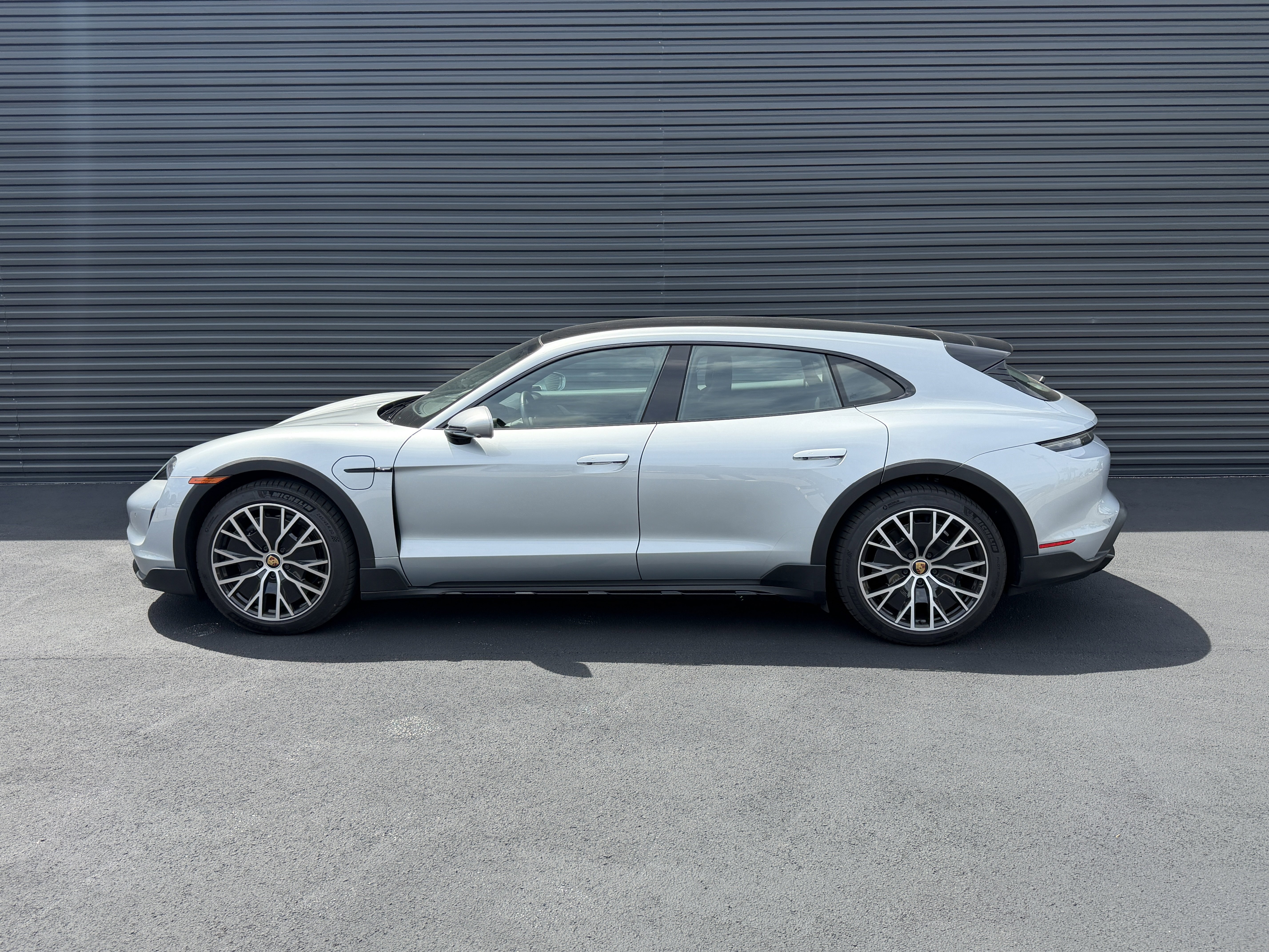 Used 2023 Porsche Taycan 4 Cross Turismo image 11