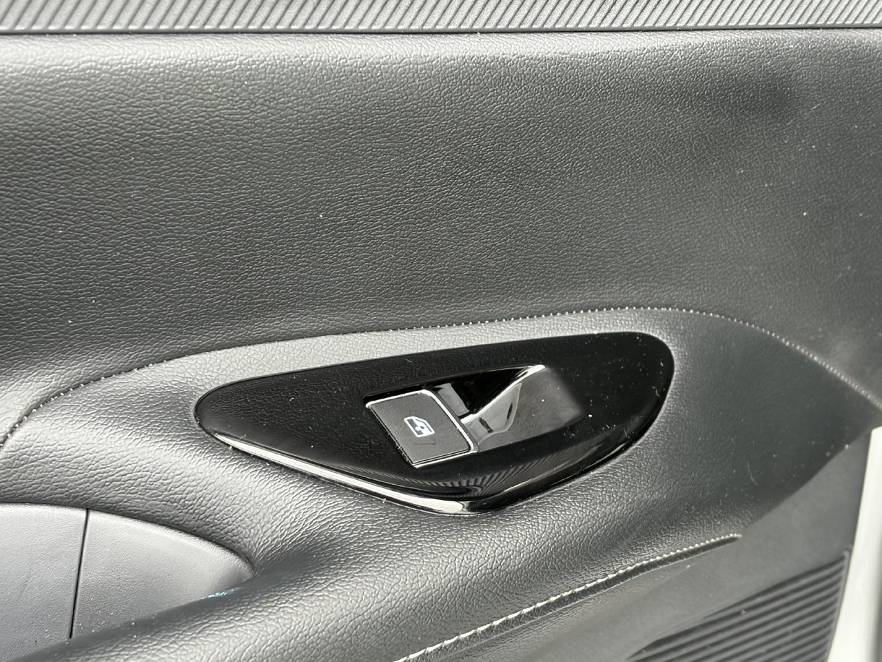 Certified 2025 Nissan Murano SV FWD image 12