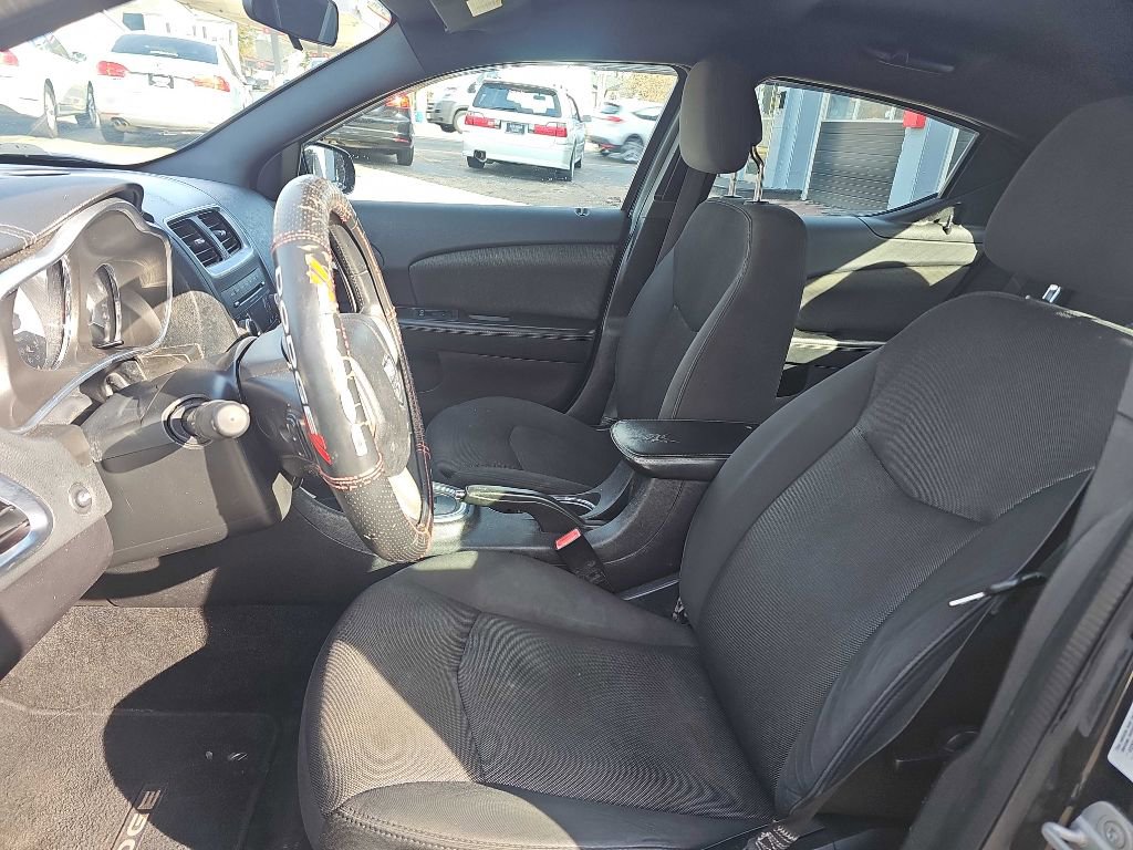 Used 2013 Dodge Avenger SXT image 9