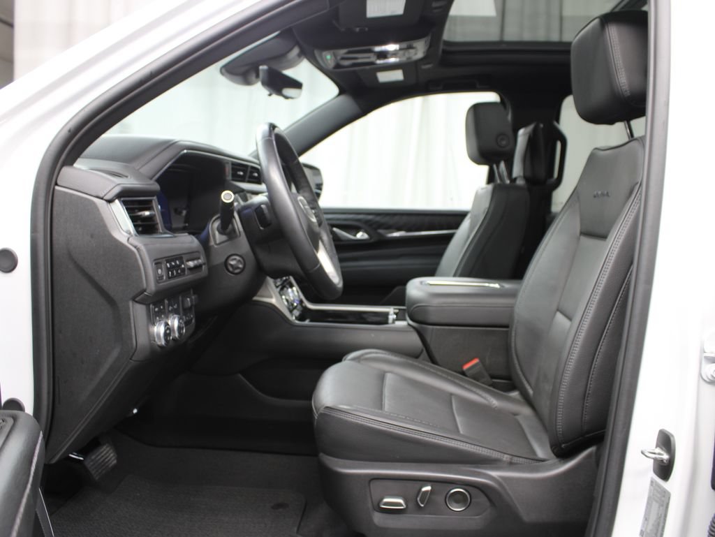 Used 2024 GMC Yukon XL Denali w/ Denali Reserve Package AWD/4WD image 15
