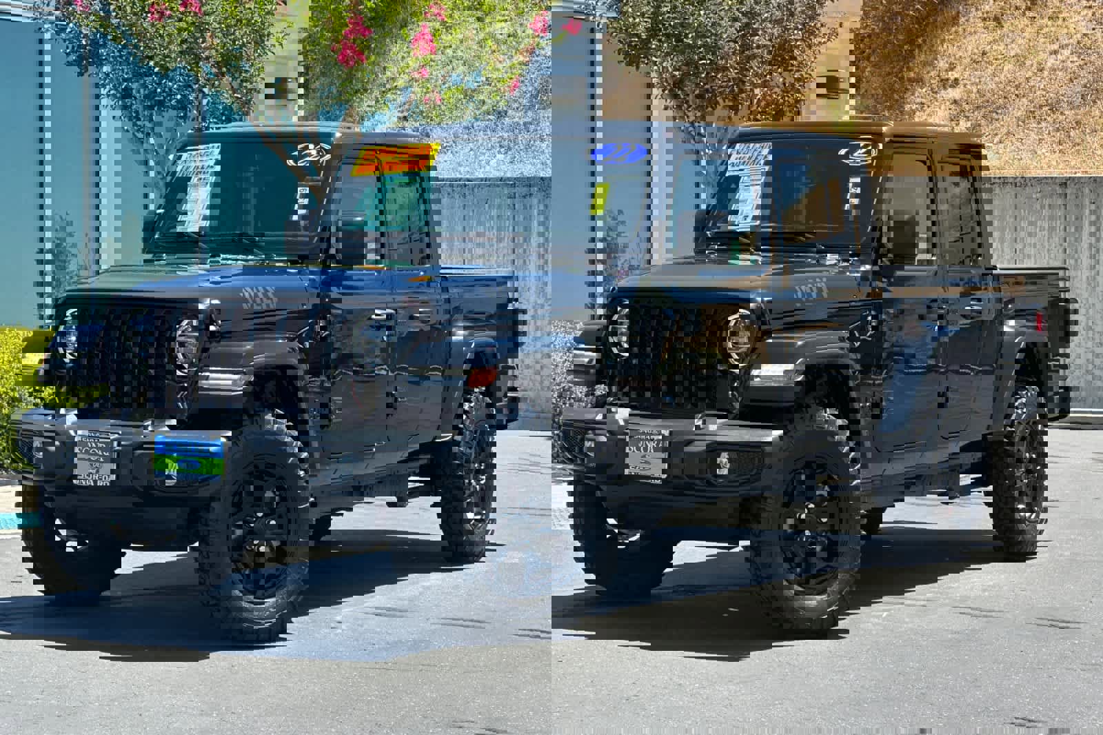 Used 2022 Jeep Gladiator Sport image 8