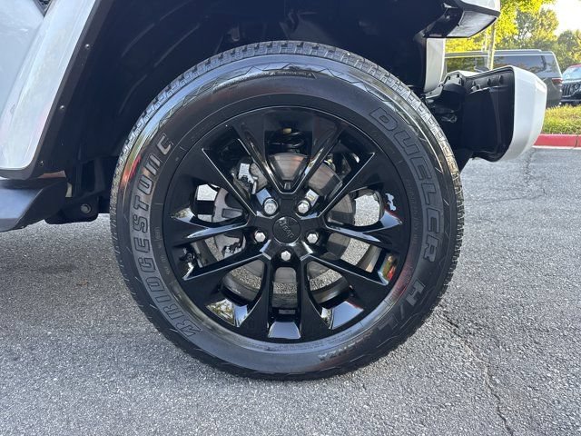 Used 2021 Jeep Wrangler Unlimited Sahara AWD/4WD image 14