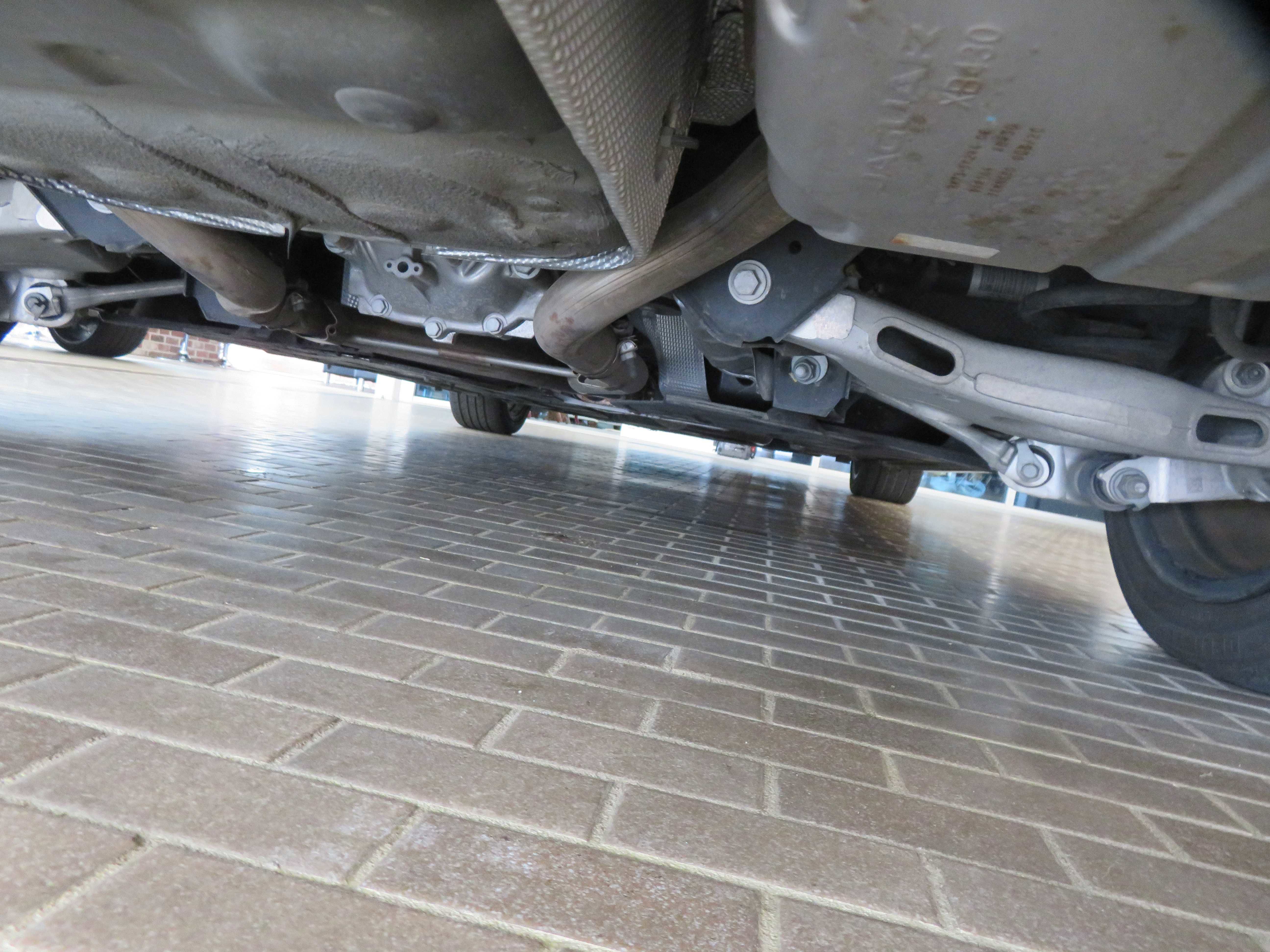 Used 2020 Jaguar XE S image 63