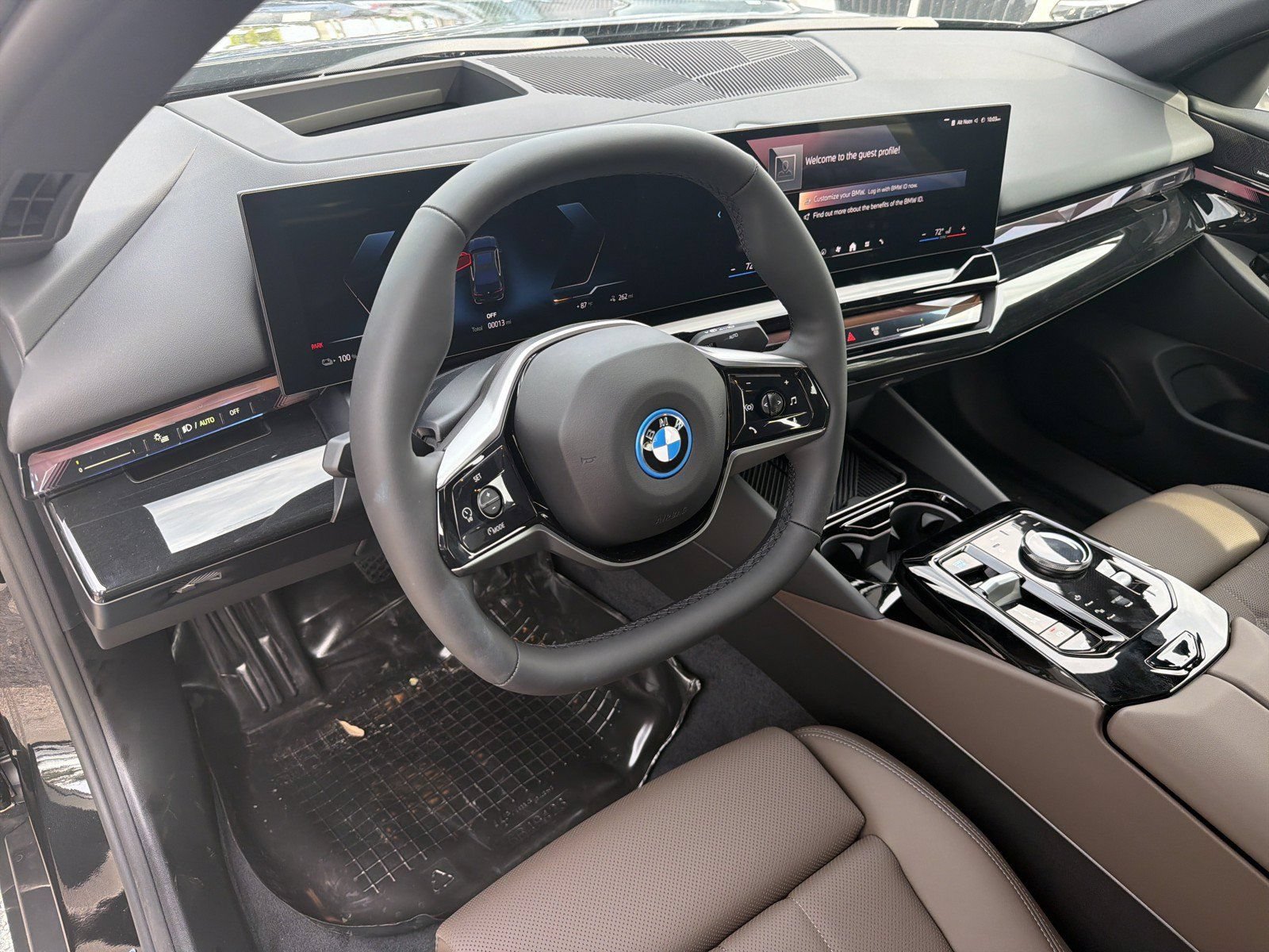 New 2027 BMW i5 eDrive40 w/ Premium Package RWD image 22