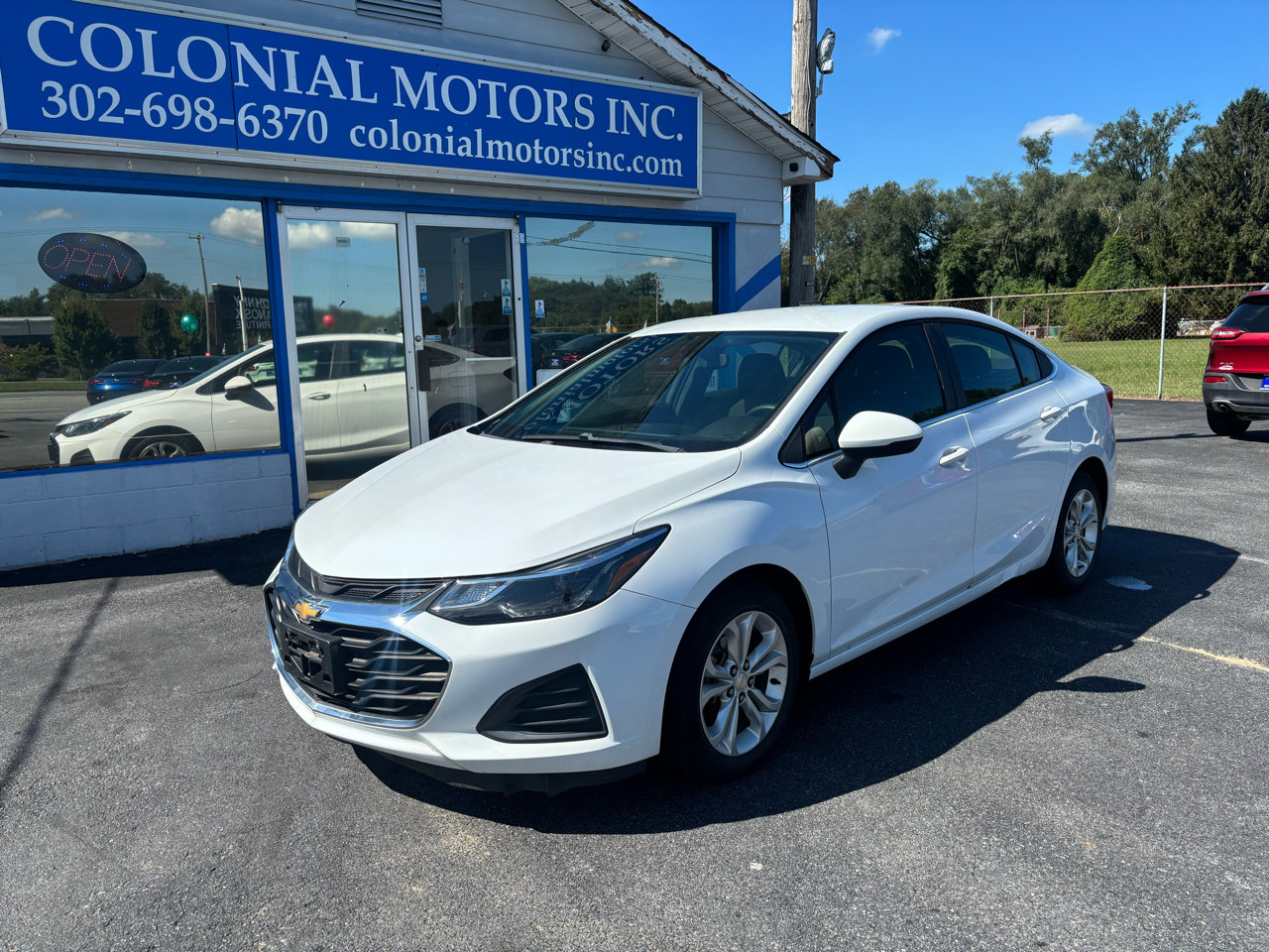 Used 2019 Chevrolet Cruze LT w/ Convenience Package image 2