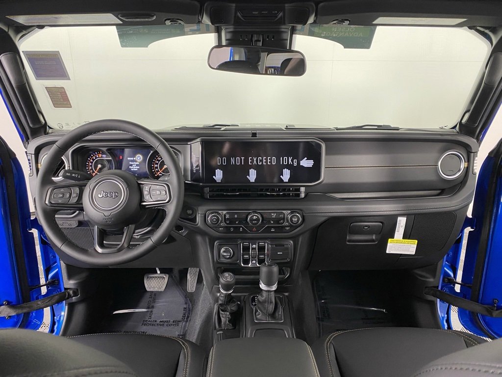 New 2025 Jeep Gladiator Sport image 3