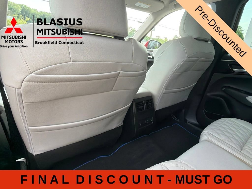 Used 2023 Mitsubishi Outlander SEL AWD/4WD image 51