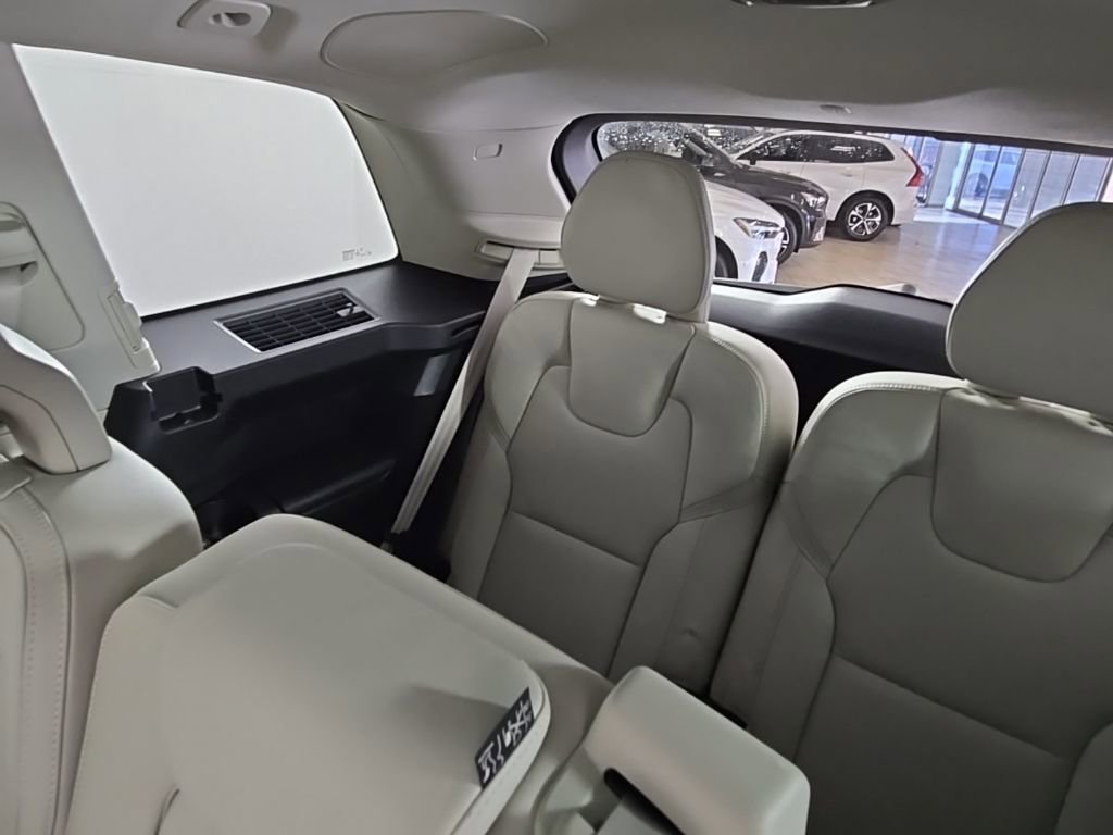 Used 2022 Volvo XC90 T8 Inscription w/ Advanced Package image 18