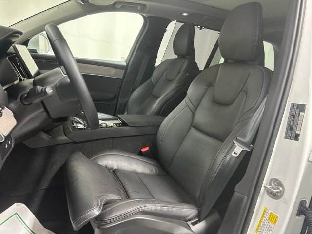 Used 2025 Volvo XC90 T8 Ultra w/ Protection Package Premier image 10