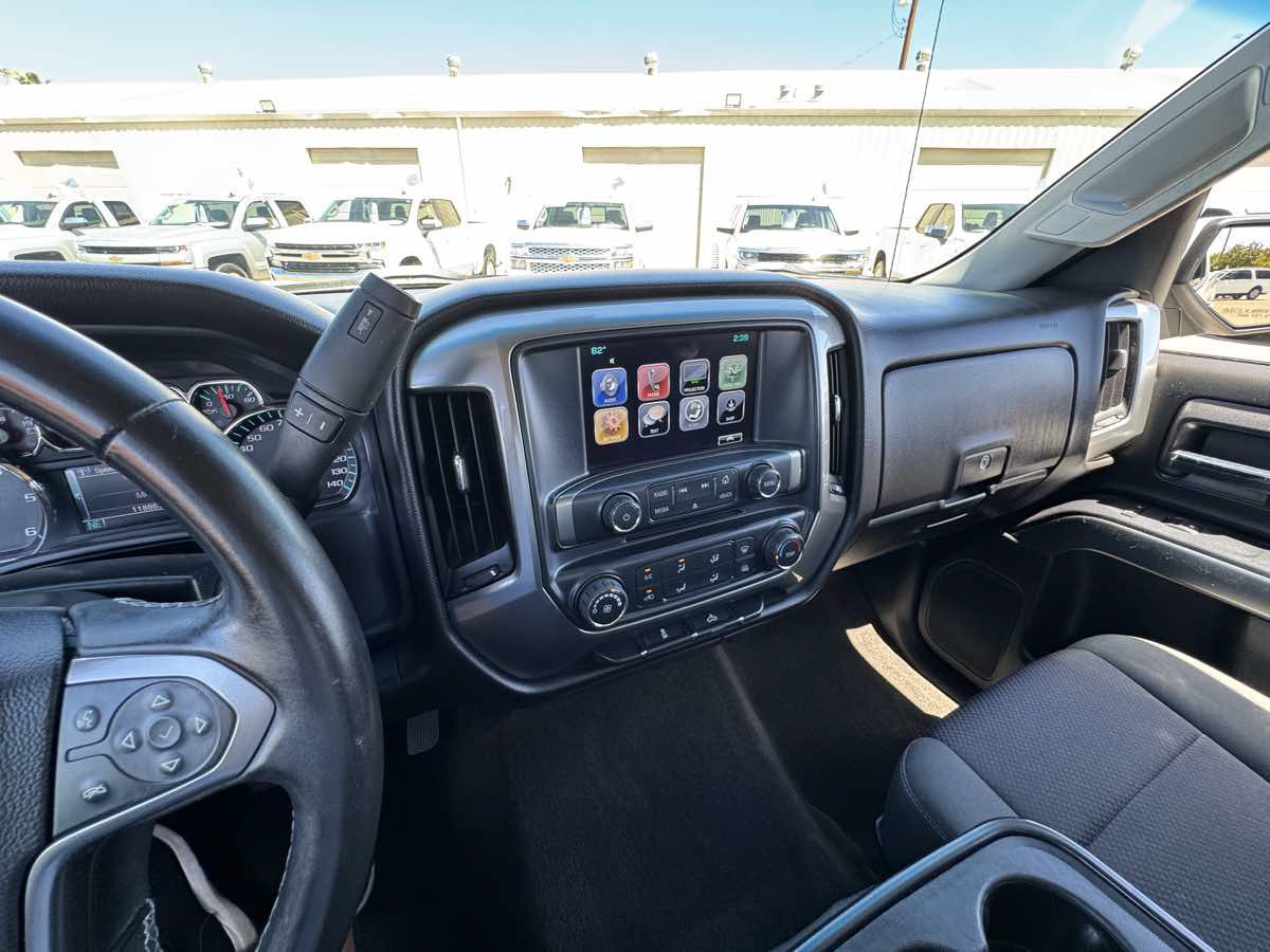 Used 2017 Chevrolet Silverado 1500 LT AWD/4WD image 27