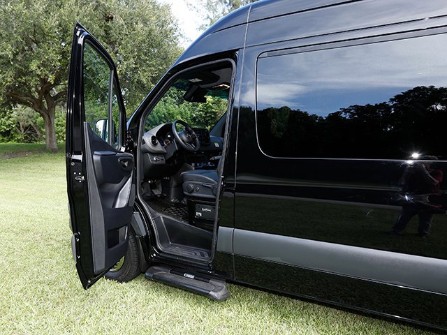 Used 2023 Mercedes-Benz Sprinter 3500 image 5