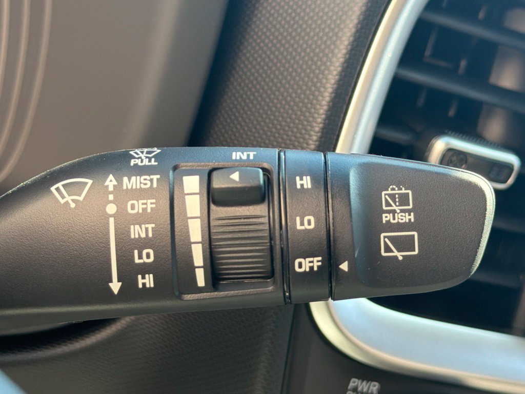 New 2026 Hyundai Venue SEL FWD image 31