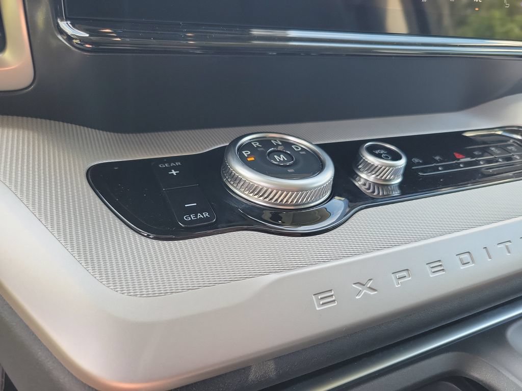 New 2027 Ford Expedition Active RWD image 32